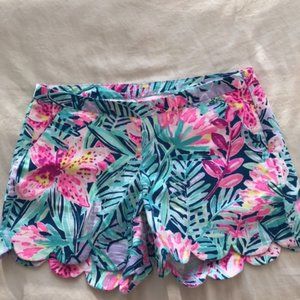 EUC Lilly Pulitzer Magnolia short size 0